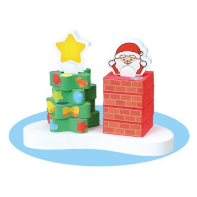 Trò chơi xỏ que cây thông cân bằng cùng ông già Noel